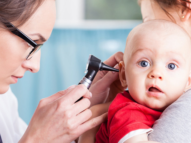 中金维持腾讯控股(00700)跑赢行业评级，上调目标价至700港元